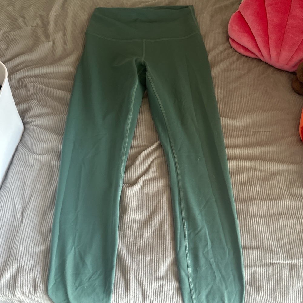green lululemon leggings!